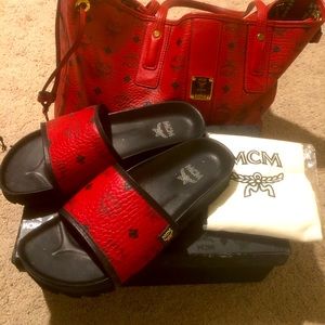 Middle Reversible Liz shopper Gently Used